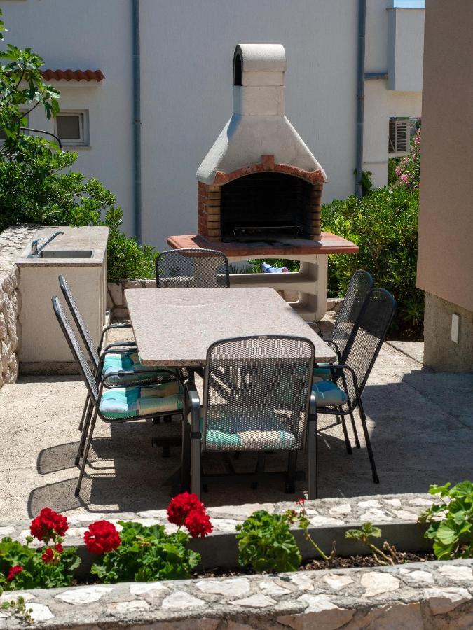 Apartments Dokovic Barbat na Rabu Dış mekan fotoğraf