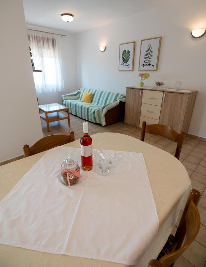 Apartments Dokovic Barbat na Rabu Dış mekan fotoğraf