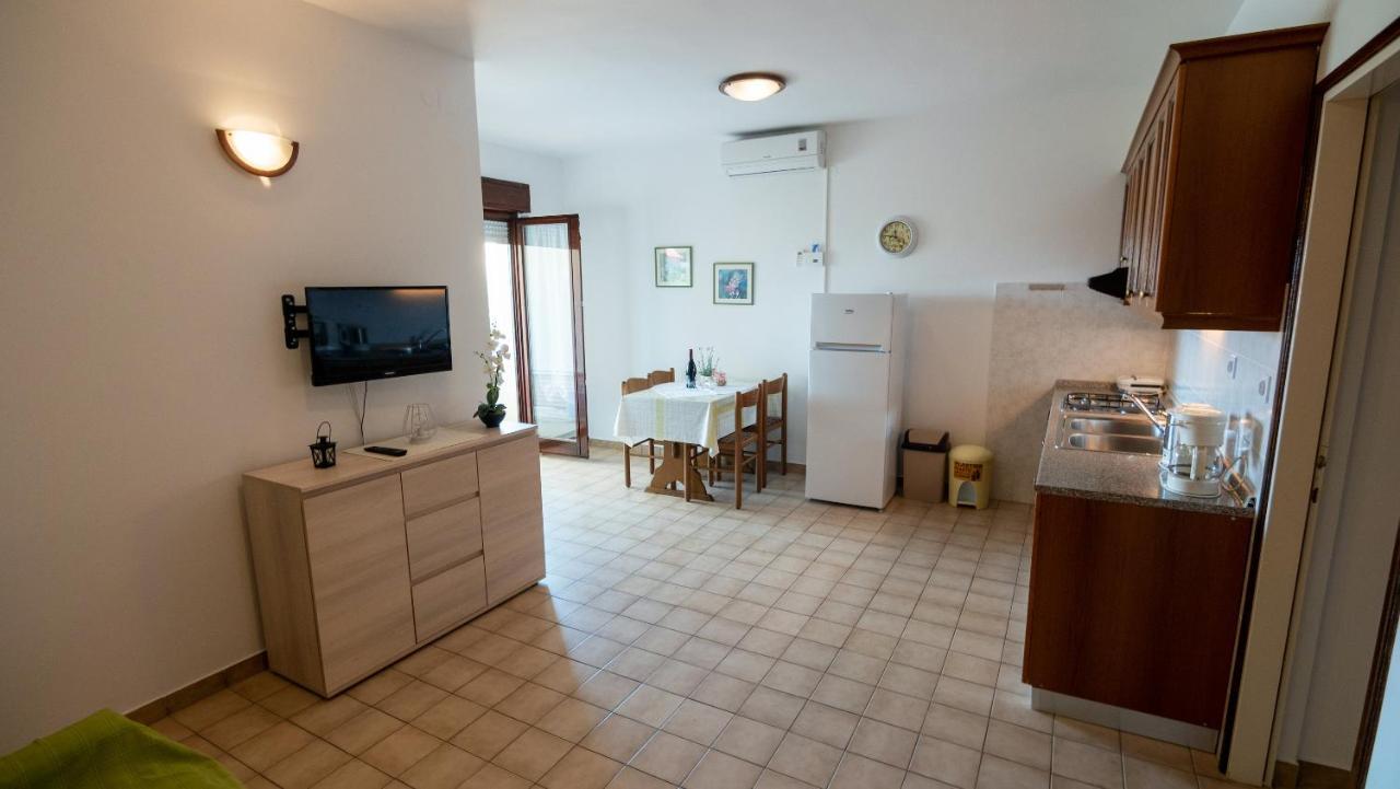 Apartments Dokovic Barbat na Rabu Dış mekan fotoğraf