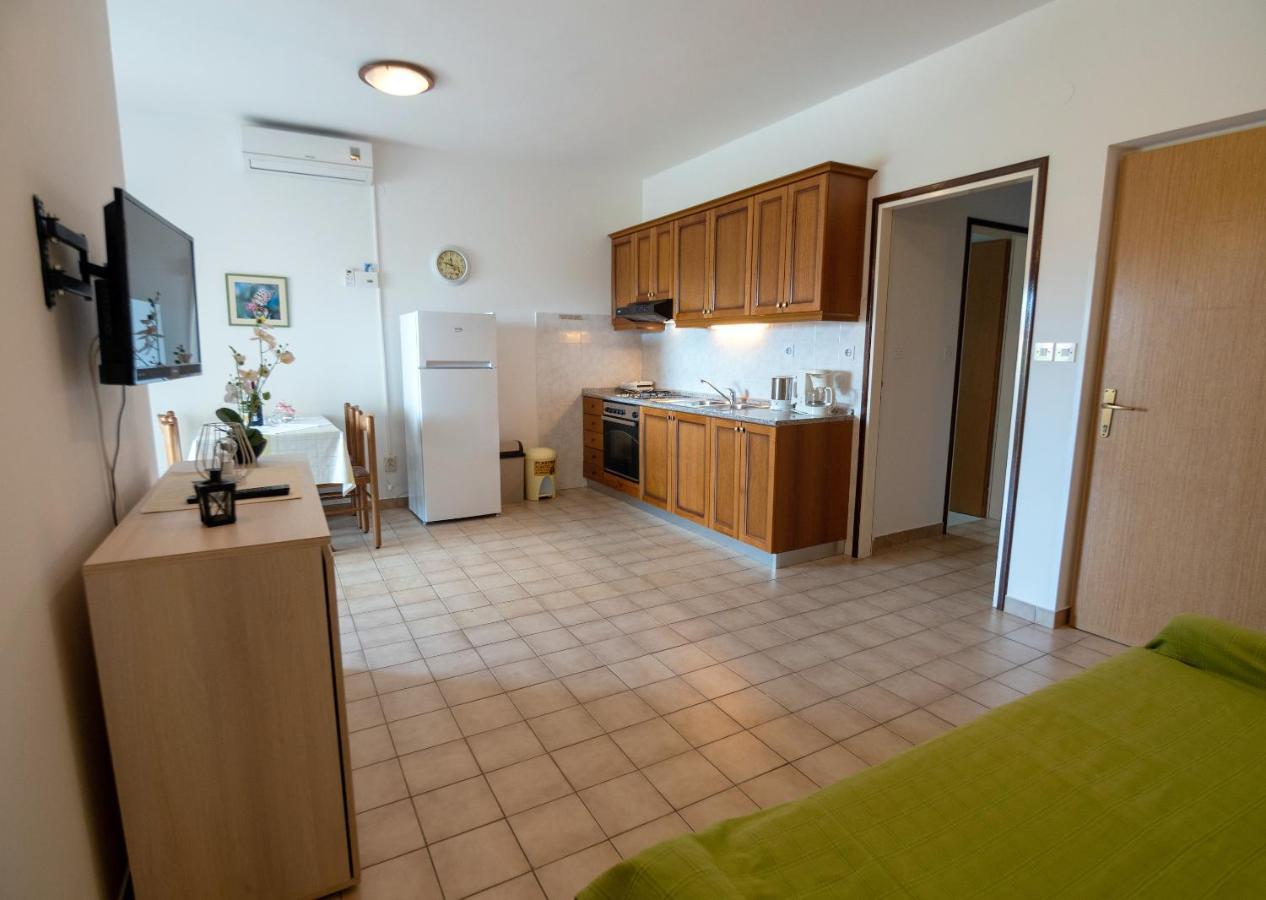Apartments Dokovic Barbat na Rabu Dış mekan fotoğraf